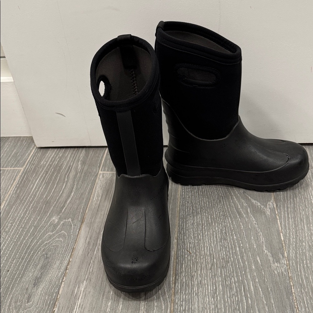 Youth Winter Bogs, size 2